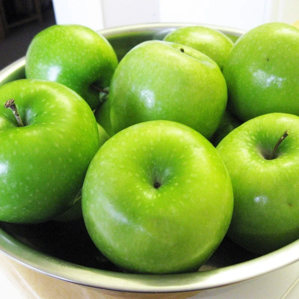 3 YAŞ TÜPLÜ GRANNY SMITH ELMA FİDANI
